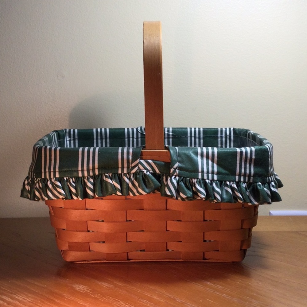 Longaberger 1998 small market basket with protector insert, green/white liner